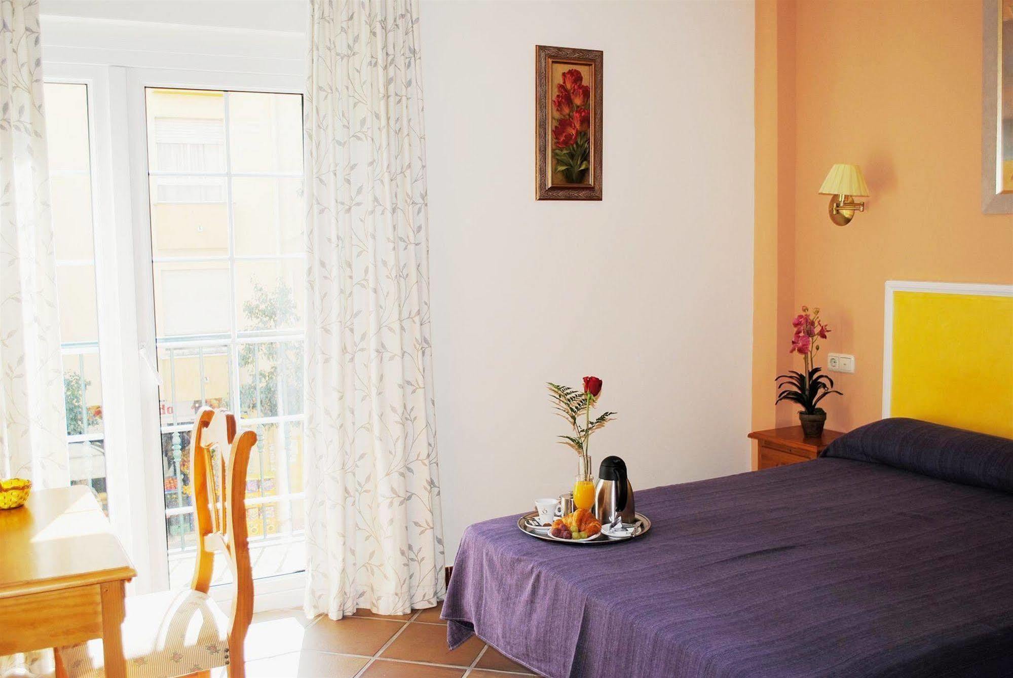 Hotel Maria Cristina La Cala Del Moral Esterno foto
